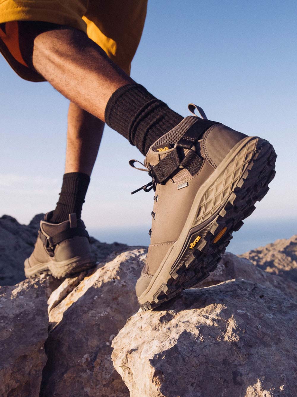 Hiking Boots Trekking Shoes Men Comfortable Hiking Shoes Man Unisex  Wear-resistant Outdoor Shoes Women Hunting Sneakers